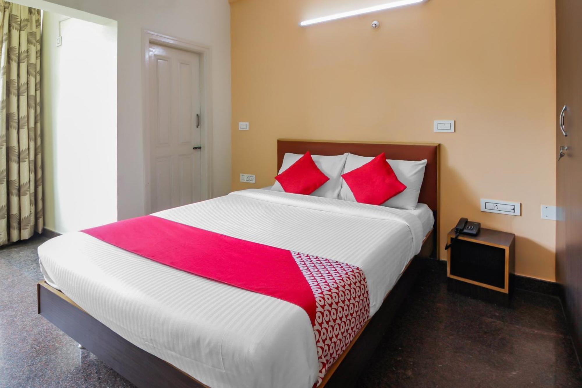 Hotel Collection O The Olive Shine Mysore Exterior foto